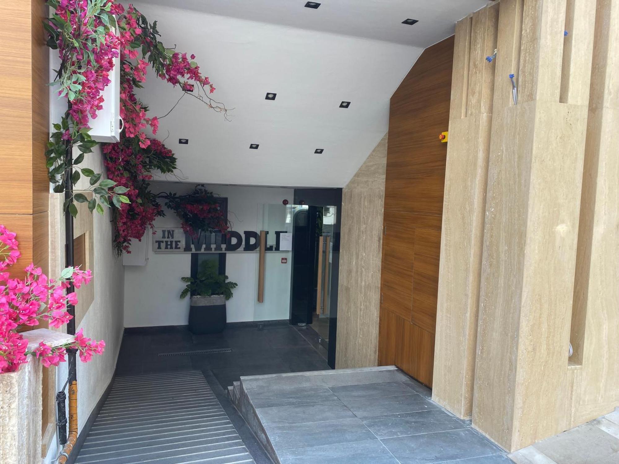 In The Middle Hotel Antalya Exterior photo